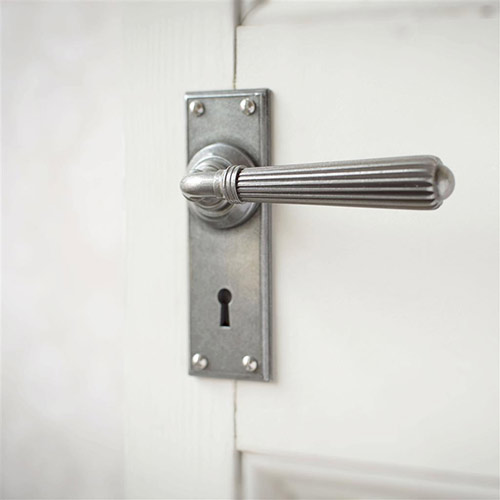 Bromley Handle, Ripley Keyhole Plate, Polished