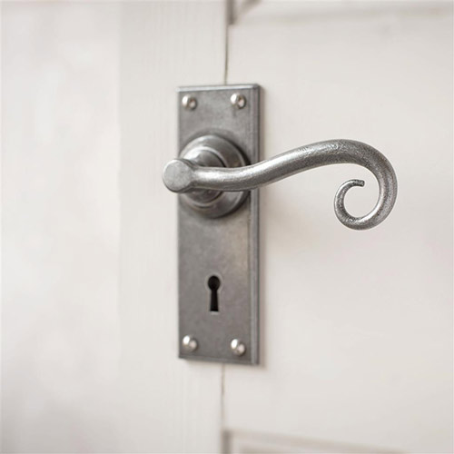 Scrolled Handle, Bristol Keyhole Plate, Polished