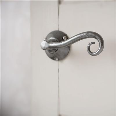 Scrolled Handle, Rowley Plate, Polished