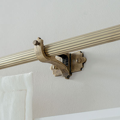19mm Brass Brett Centre Bracket 