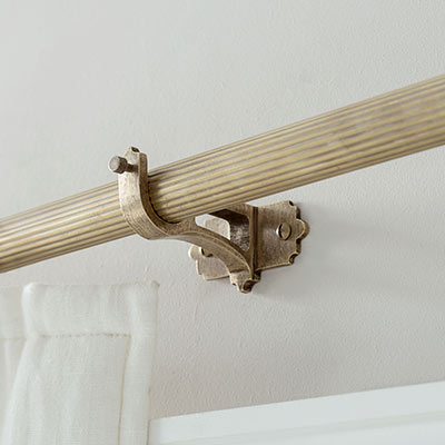 25mm Brass Brett Centre Bracket 