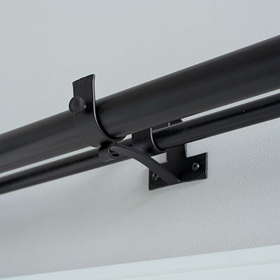 38/20mm Double Pole Centre Bracket 