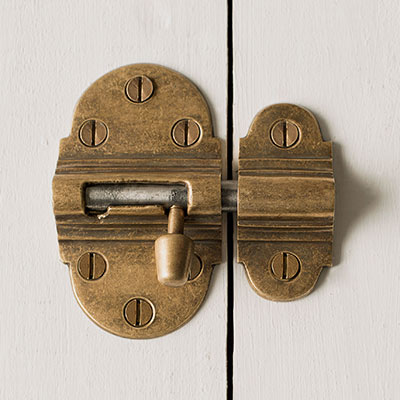 https://www.jim-lawrence.co.uk/SupplyImages/Cover/DoorWindow/BoltsLocks/newark-door-bolt.jpg