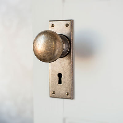 Holkham Door Knob, Bristol Keyhole Plate
