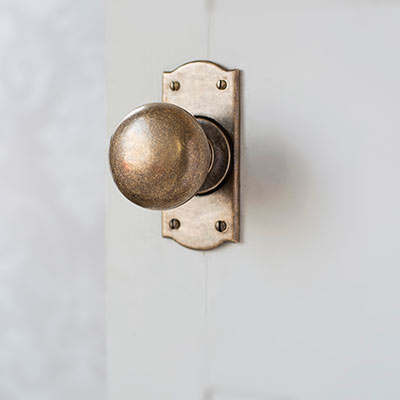 Holkham Door Knob, Nowton Short Plate, Antiqued.