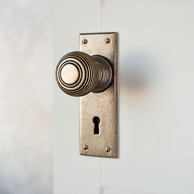 Reeded Door Knob, Bristol Keyhole Plate