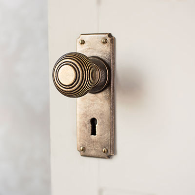 Reeded Door Knob, Ilkley Keyhole Plate
