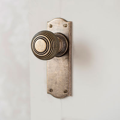 Reeded Door Knob, Nowton Plain Plate