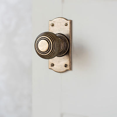 Reeded Door Knob, Nowton Short Plate