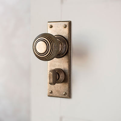 Reeded Door Knob, Ripley Privacy Plate