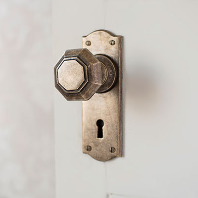 Shaftesbury Knob, Nowton Keyhole Plate, 
