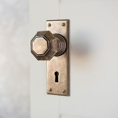 Shaftesbury Knob, Ripley Keyhole Plate