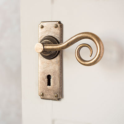 Curled Handle, Ilkley Keyhole Plate
