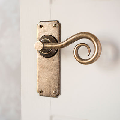 Curled Handle, Ilkley Plain Plate