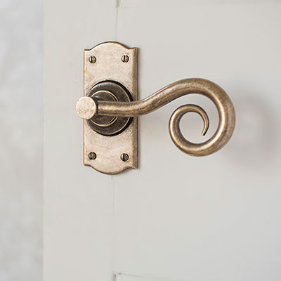Curled Handle, Nowton Short Plate
