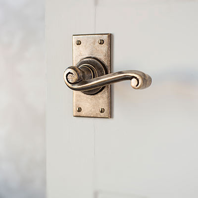 Regency Handle, Bristol Short Plate