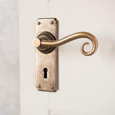 Scrolled Handle, Ilkley Keyhole Plate