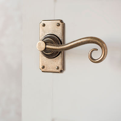 Scrolled Handle, Ilkley Short Plate