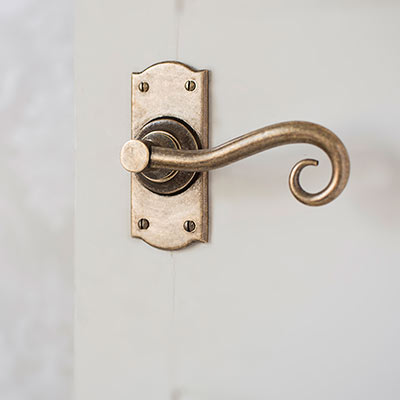 Scrolled Handle, Nowton Short Plate