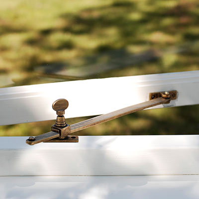20cm Thumb Screw Window Stay