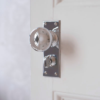 Holkham Door Knob, Bristol Privacy Plate