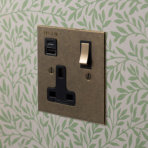 1 Gang Duel Usb-A/C Plug Socket, Brass Switches, Bevelled