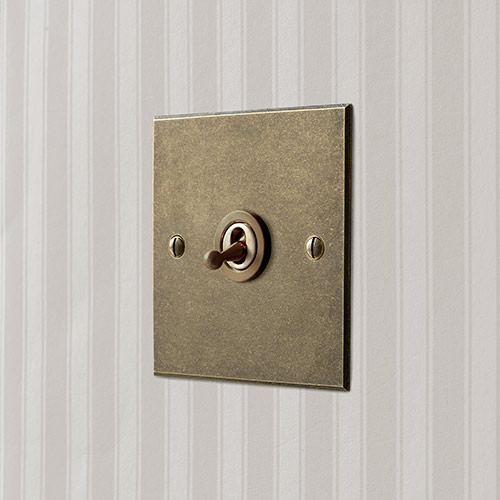 1 Gang Brass Dolly Switch Bevelled Plate