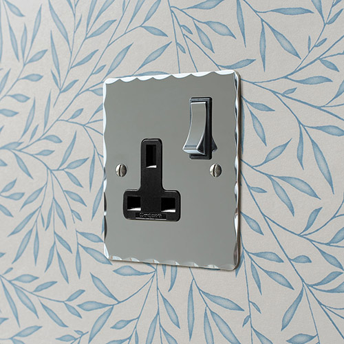 1 Gang Plug Socket Chrome Switch Hammered