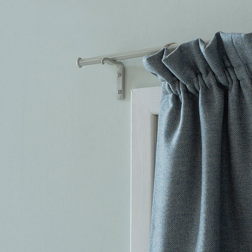 Dormer rod support bracket