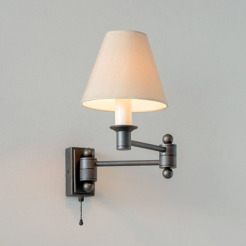Hanson Wall Light with Pull Cord