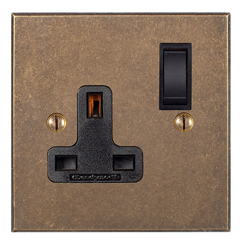 1 Gang Plug Socket Antiqued Bevelled Plate, Black Switch