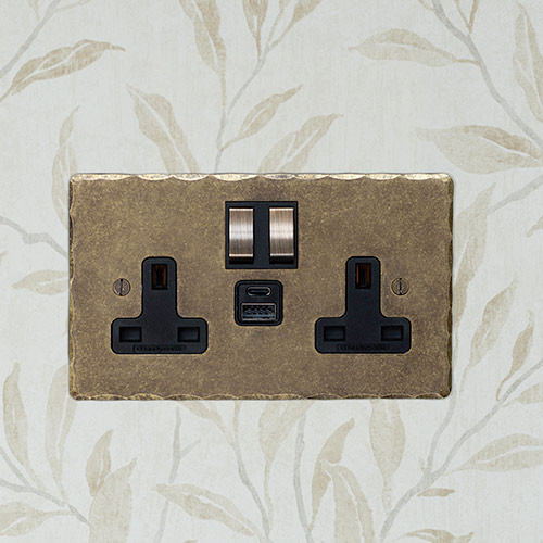 2 Gang Dual Usb-A/C Port Plug Socket, Brass Switch, Hammered