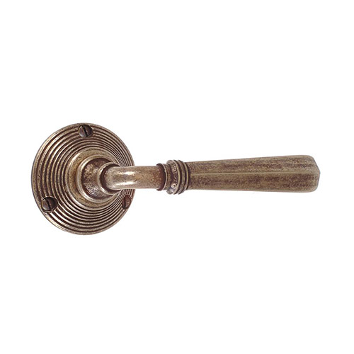 Chester Handle, Reeded Plate, Antiqued Brass