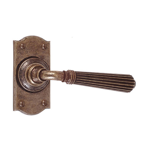 Bromley Handle, Nowton Short Plate, Antiqued Brass