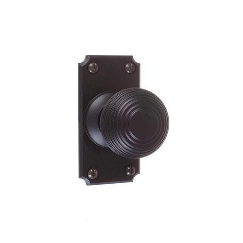 Reeded Door Knob, Ilkley Short Plate, Matt Black