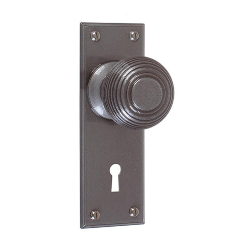 Reeded Door Knob, Ripley Key Plate, Polished