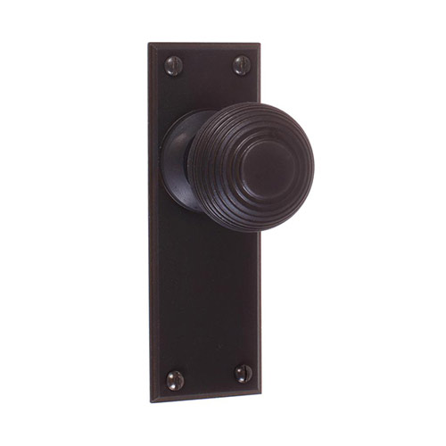 Reeded Door Knob, Ripley Plain Plate, Beeswax