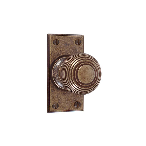 Reeded Door Knob, Ripley Short Plate, Antiqued Brass