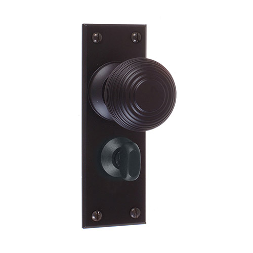 Reeded Door Knob, Bristol Privacy Plate, Matt Black
