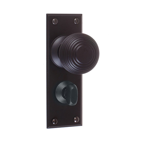 Reeded Door Knob, Ripley Privacy Plate, Matt Black