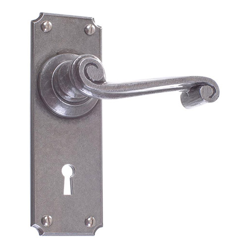 Regency Handle, Ilkley Keyhole Plate, Polished