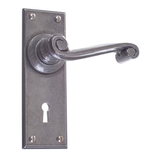 Regency Handle, Ripley Keyhole Plate, Polished