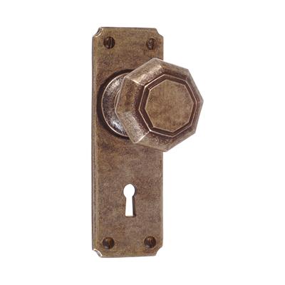 Shaftesbury Knob, Ilkley Keyhole Plate, Antiqued Brass