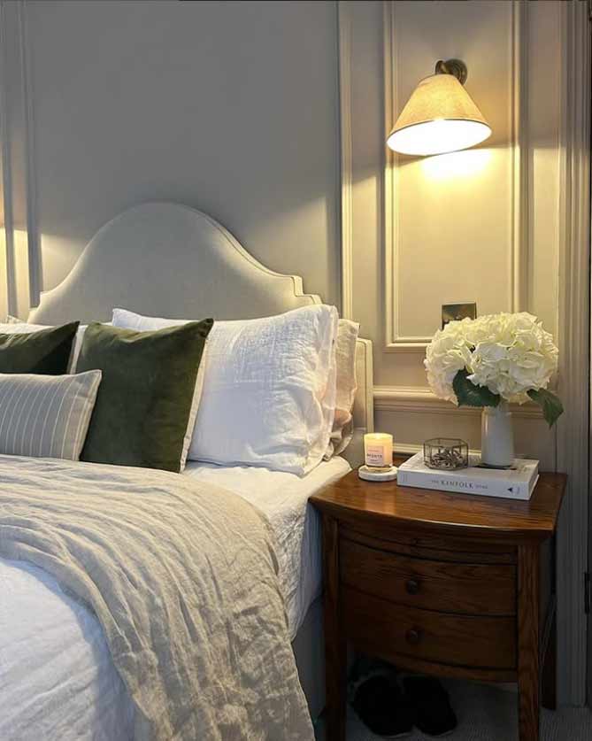 Carrick wall light