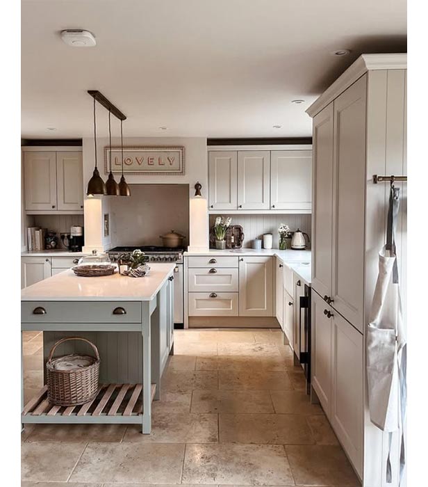 Barbican Triple Pendant Track