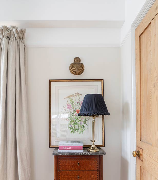 Scallop Wall Light