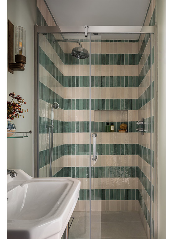 Raydon Fluted Wall Light