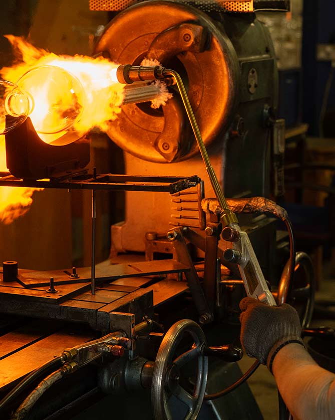 Suffolk glass blowers making a Chalford Suffolk glass blowers making a Chalford